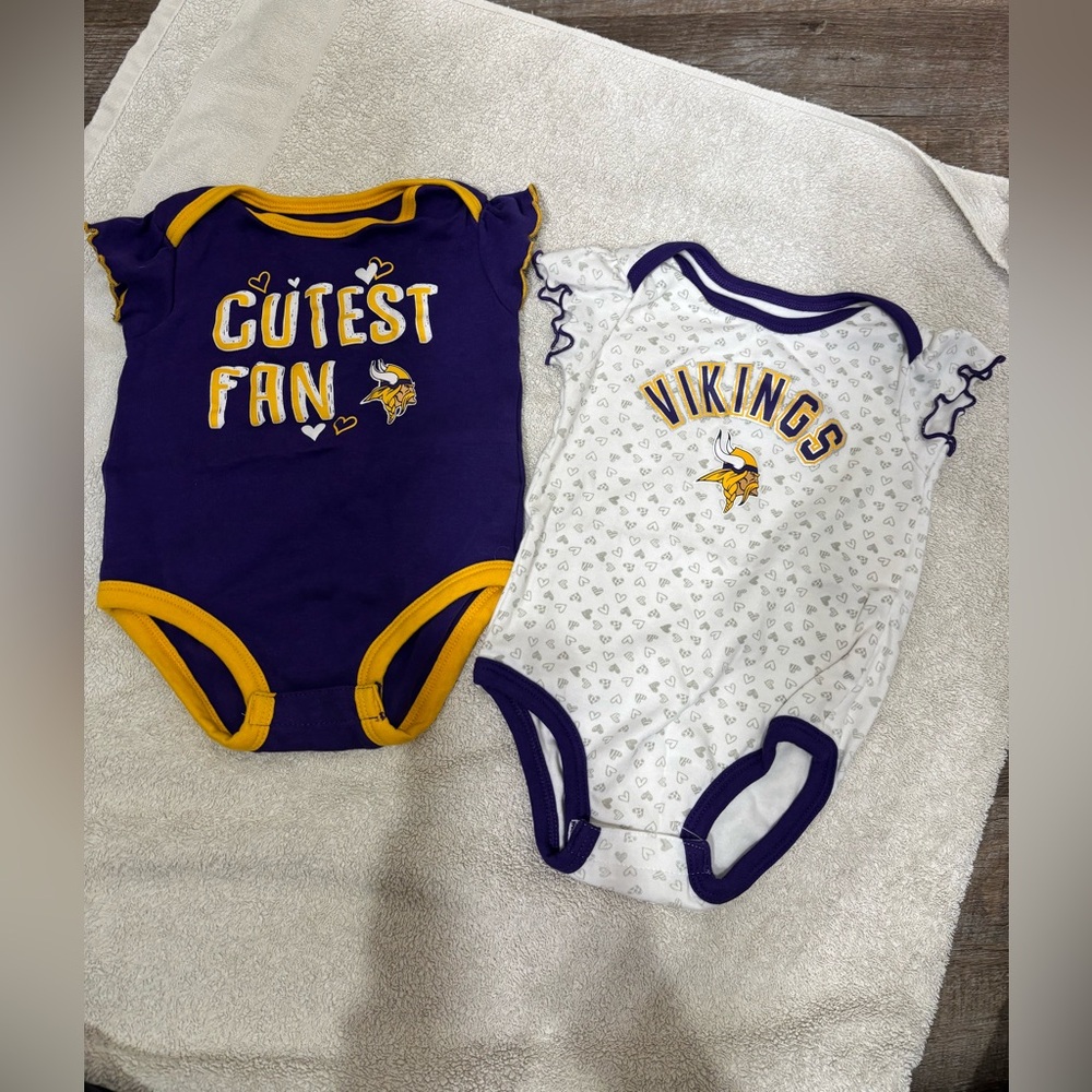 Set of 2 MN Vikings onesies, size 18 months - Picture 5 of 6